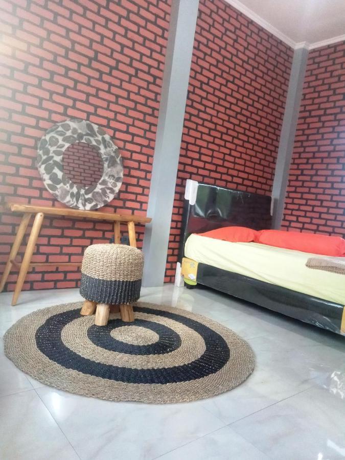 Kurnia Homestay Ternate Buitenkant foto