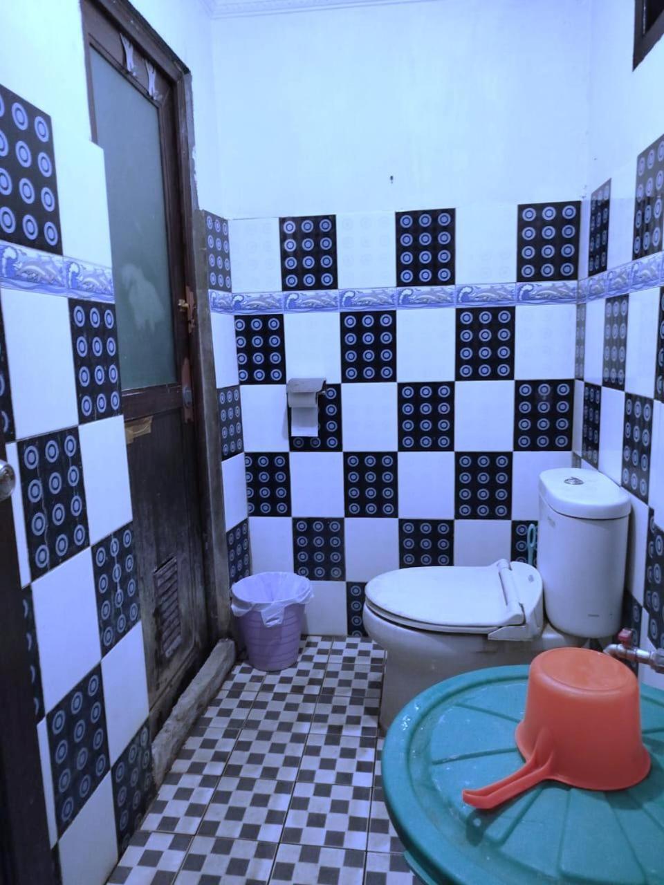 Kurnia Homestay Ternate Buitenkant foto