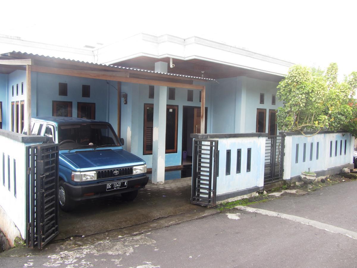 Kurnia Homestay Ternate Buitenkant foto
